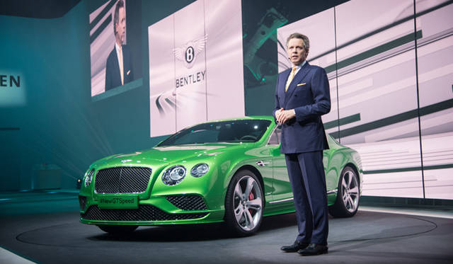 会見するデュラハイマー会長兼CEO