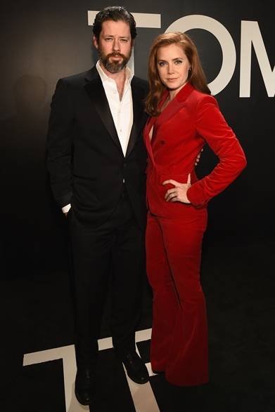 （左より）Darren Le Gallo  & Amy Adams｜ダレン・ル ギャロ＆エイミー・アダムス</br></br>トム・フォードのファッションショー会場・ロサンゼルス
