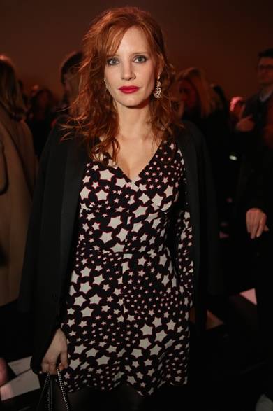 Jessica Chastain｜ジェシカ・チャステイン</br></br>サンローランのファッションショー会場・パリ</br></br>COURTESY OF SAINT LAURENT