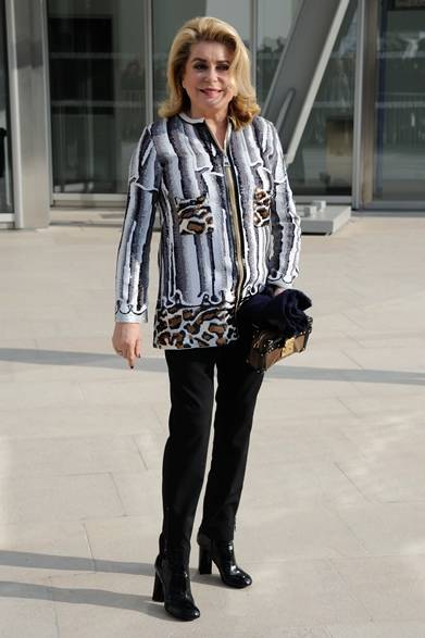 Catherine Deneuve ｜カトリーヌ・ドヌーヴ</br></br>ルイ・ヴィトンのファッションショー会場・パリ