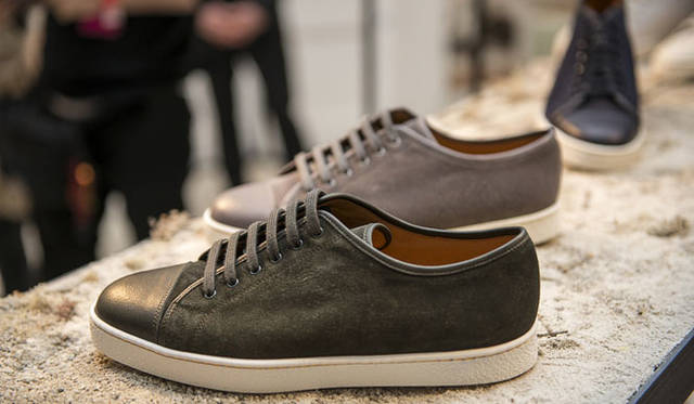 モデル「LEVAH」