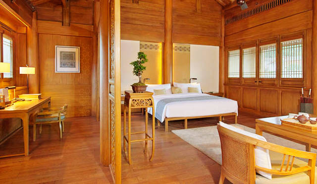 スイート ベッドルーム＆リビング © Aman