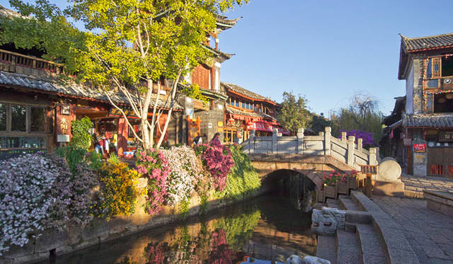 ユネスコ世界文化遺産の「麗江古城」（旧市街） © Aman