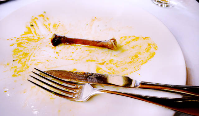 31 <br />感動的なおいしさの地鶏のコンフィ。みごとに完食!