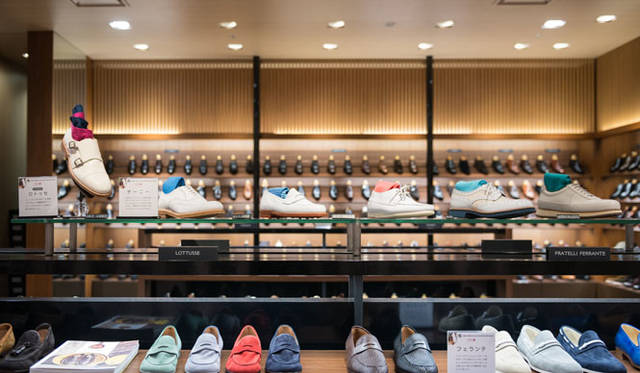 伊勢丹新宿店メンズ館地下1階＝紳士靴売場