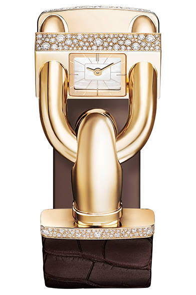 カデナ ウォッチ セルティゴールド</br>素材｜イエローゴールド、ダイヤモンド、マザーオブパール、革ブレスレット</br>ムーブメント｜クォーツ</br>価格｜402万3000円