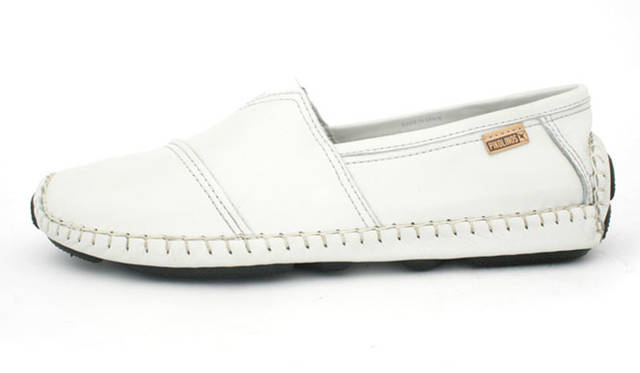 <strong>PIKOLINOS｜ピコリノス</strong><br />メンズスニーカー（PKW5809H）2万4840円