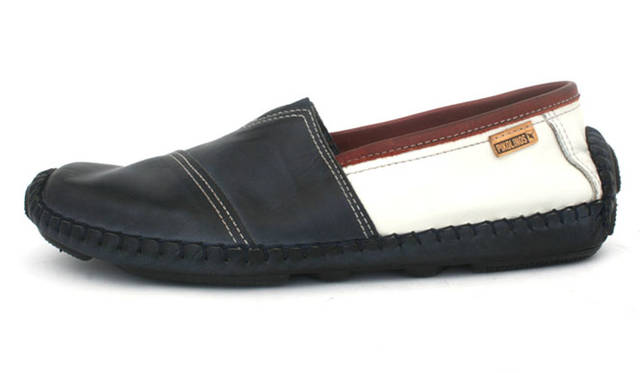 <strong>PIKOLINOS｜ピコリノス</strong><br />メンズスニーカー（PKW5809V）2万4840円