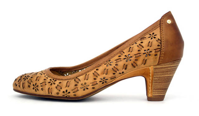 <strong>PIKOLINOS｜ピコリノス</strong><br />ウィメンズシューズ（PKW5519C）2万9160円