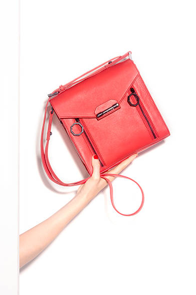 クロスボディバッグ　4万2120円