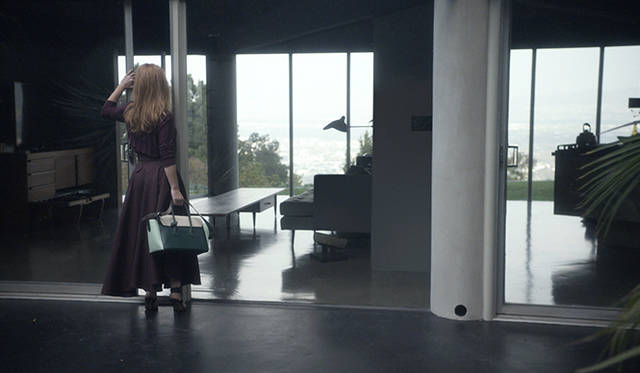 ショートストーリー内にはバッグ「Sommet Fold」も登場する。