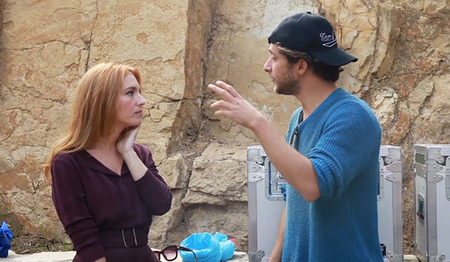 「Coming Down」のメイキングカット。