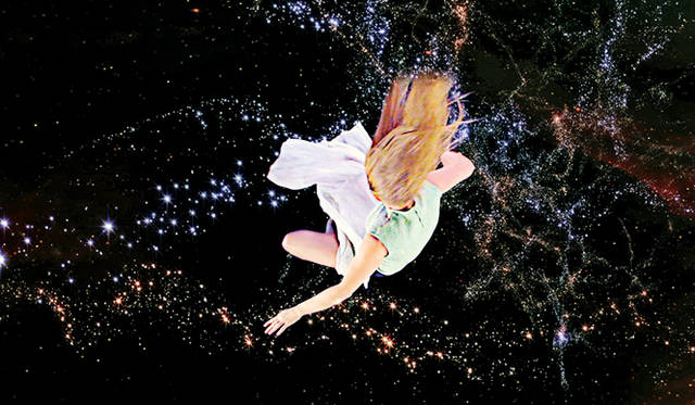 Pipilotti Rist, Gigantic Pear Log, 2014.video installation. Courtesy the artist,Luhring Augustine NY and Hauser&Wirth