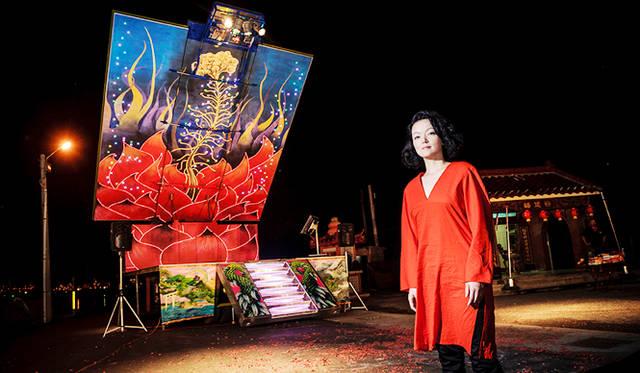 やなぎみわ《『日輪の翼』上演のための移動舞台車》2014 写真：沈昭良