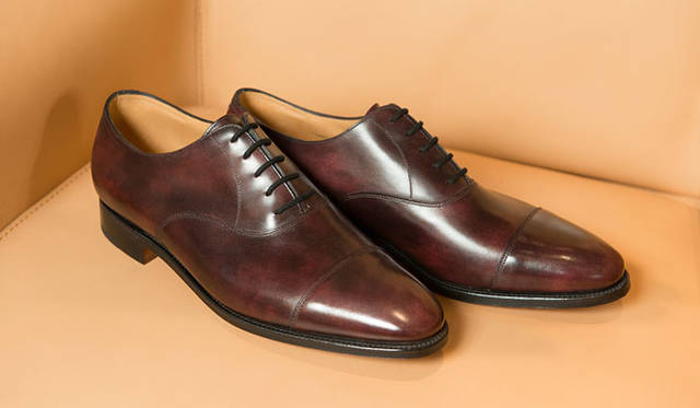 「ジョンロブ バイリクエスト フェア 2015」モデル×カラーサンプル　「CITY」（ラスト7000）、素材｜Museum Calf、カラー｜Red