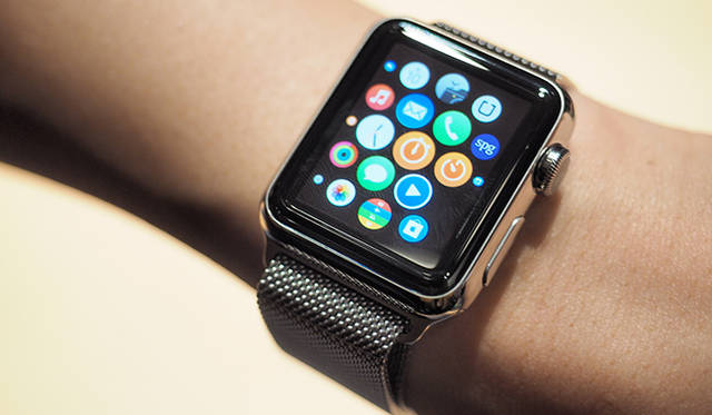 コンパクトだが、液晶には、高精細なRetinaディスプレイが使用されている