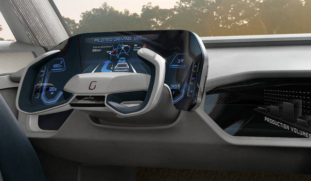 インストルメンタルパネルは12インチの液晶。左右にボタンが配される