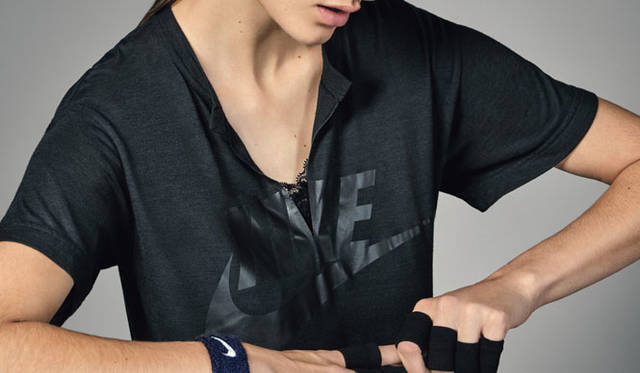 <strong>NikeLab｜ナイキラボ</strong><br />「NikeLab × sacai コレクション」<br />