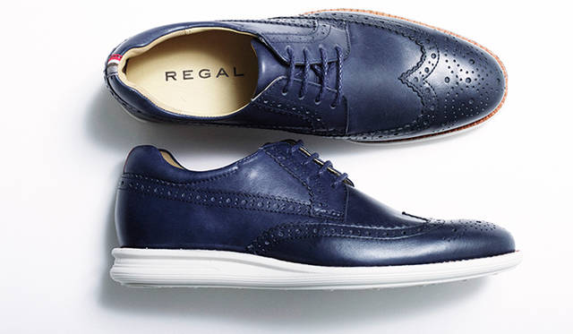 ステアレザーのアッパーとソールのコントラストが新鮮。ショートパンツとの相性も抜群