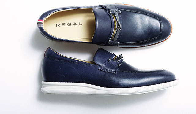 アッパーのステアレザーとソールのコントラストが新鮮。写真のカラーのほかに、ダークブラウンも展開