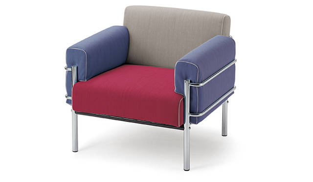 袖面：PBL745、背面：OPL825、座面：PIK653、トリミング：WH<br>単色32万1840円、カスタマイズ38万1240円