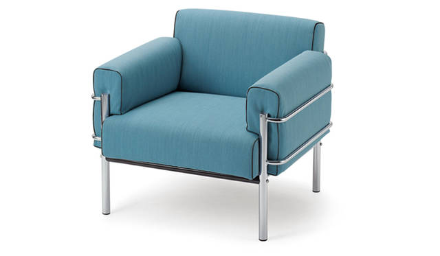 袖面：SBL733、背面：SBL733、座面：SBL733、トリミング：BK<br>単色32万1840円、カスタマイズ38万1240円