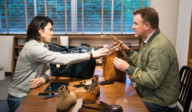 <strong>LAKOTA｜ラコタ</strong><br />デザイナーのトッド・スナイダー氏が、ラコタのショールームを訪れてくれました