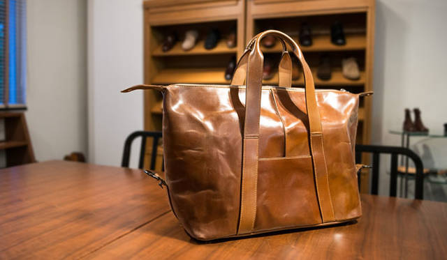 <strong>LAKOTA｜ラコタ</strong><br />HORWEEN（ホーウィン）社コードバンを3頭分（！）使用