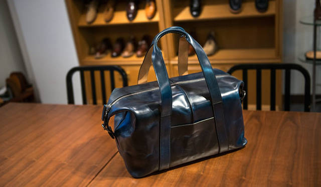 <strong>LAKOTA｜ラコタ</strong><br />技術と革を知り尽くしていないと完成することが出来ない逸品です（千脇氏 談）