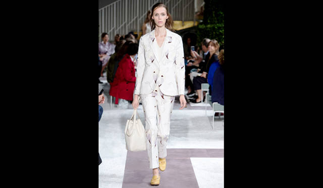 <strong>1.Drawstring</strong><br><br>テキストが入ります。テキストが入ります。テキストが入ります。テキストが入ります。テキストが入ります。テキストが入ります。