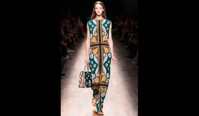 <strong>2.New Top Handle</strong><br><br>テキストが入ります。テキストが入ります。テキストが入ります。テキストが入ります。テキストが入ります。テキストが入ります。