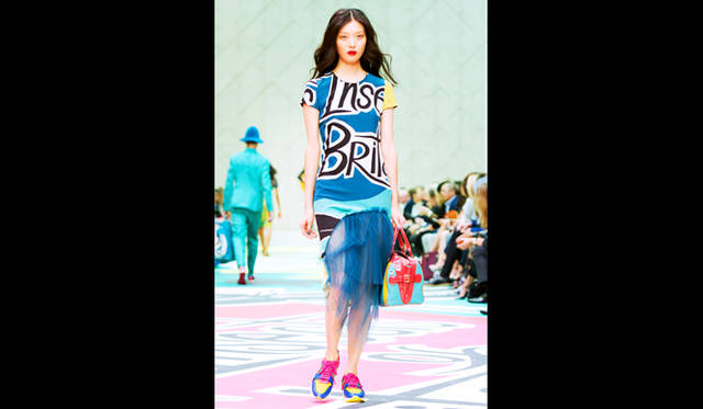 <strong>2.New Top Handle</strong><br><br>テキストが入ります。テキストが入ります。テキストが入ります。テキストが入ります。テキストが入ります。テキストが入ります。