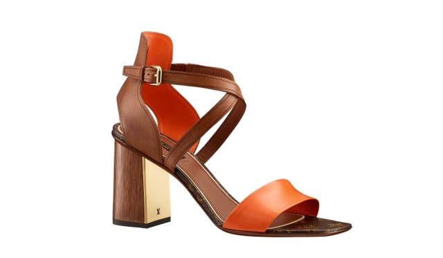 サンダル　13万1760円（予定価格）