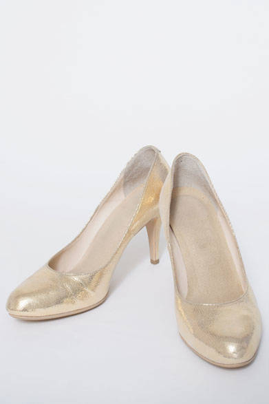 <strong>伊勢丹｜ISETAN</strong><br />Perfume×伊勢丹「Pick Me Up」<br />＜ナンバートゥエンティワン＞コラボパンプス “Perfume ダンスヒール”