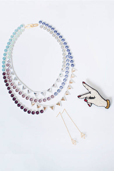 <strong>伊勢丹｜ISETAN</strong><br />Perfume×伊勢丹「Pick Me Up」<br />アクセサリー（トーカティブ ネックレス、Shihara ピアス、モーココバヤシ バッチ＜手＞）