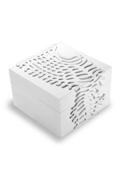 アーティスト自身がデザインしサインを入れたシーフ（束）