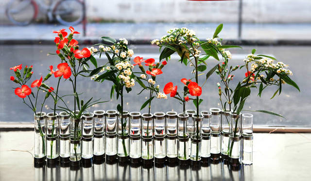 <strong>「場と間vol.08　BATOMA CHRISTMAS」</strong><br />出展者「Tse&Tse」