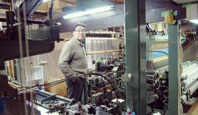 「細尾」が誇る職人、金谷さん。あたらしいプロジェクトの中枢を担っている