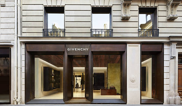 <strong>GIVENCHY by Riccardo Tisci｜ジバンシィ バイ リカルド ティッシ</strong><br />「ジバンシィ ストア」