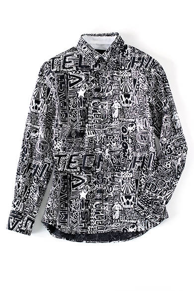 <strong>MENS｜</strong>ベースはシャリ感のある薄手のコットンシャツ。ポップなグラフィックは80年代ストリートアートからのインスピレーションだ。ニットやスウェットの襟元からわずかに覗かせて、という使い方もお薦め。シャツ4万3200円（ディーゼル ブラック ゴールド）