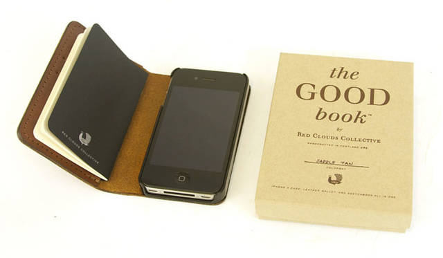 <strong>RED CLOUDS COLLECTIVE｜レッドクラウズコレクティブ</strong><br />ブック型レザー製iphoneケース「the GOOD book（ザ・グッドブック）」