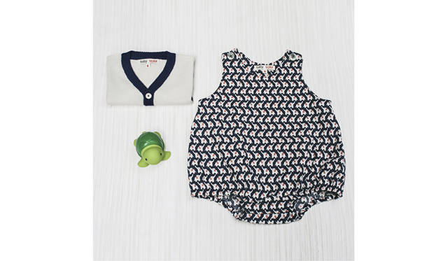 LUCERAM ロンパース　1万1880円 <Br / >MOUGINS カーディガン　1万3500円