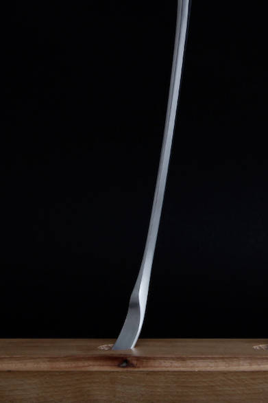 MAGONOTTE<br />サイズ｜440×25×55mm<br />カラー｜ヘアラインポリッシュ<br />素材｜AC7A高純度アルミ鋳物<br /> 価格｜1万5000円（税抜）