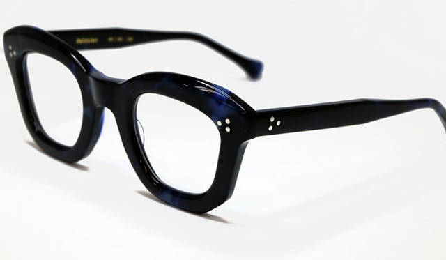 <strong> MAX PITTION｜マックス・ピティオン</strong><br />2015 NEW COLLECTION　「POLITICIAN Blue」4万2120円