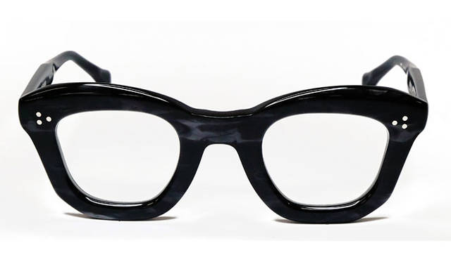 <strong> MAX PITTION｜マックス・ピティオン</strong><br />2015 NEW COLLECTION　「POLITICIAN Smoke」4万2120円