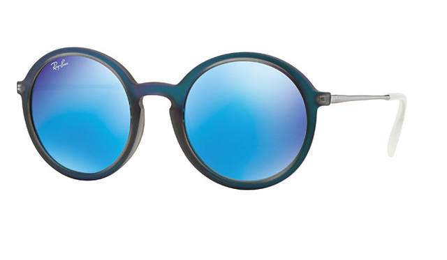 <strong>Ray-Ban｜レイバン</strong><br />モデル「RB4222」　Ray-Ban®
