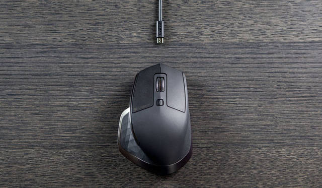 <strong>Logicool｜ロジクール</strong><br />「ロジクール MX MASTER ワイヤレス マウス」