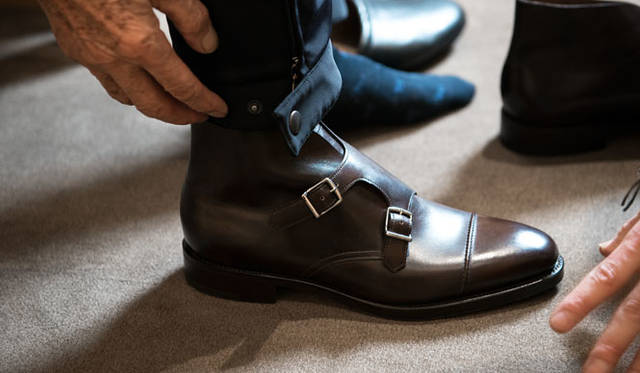 ジョンロブを代表する人気の定番ダブルモンク「WILLIAM」のブーツ「William II Boot（ウィリアム2ブーツ）」を試し履き