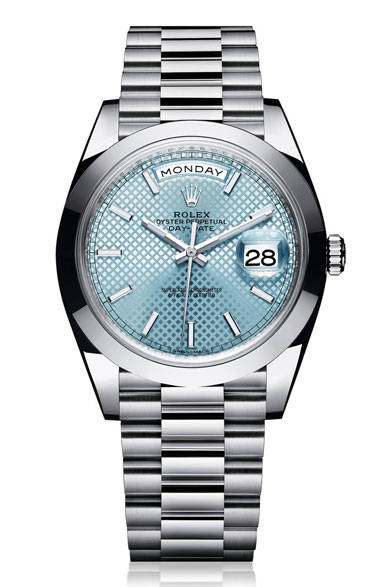 <strong>オイスター パーペチュアル <br>デイデイト 40</strong><br>ケース｜950プラチナ<br/>直径｜40mm<br/>ムーブメント｜自動巻き（Cal.3255）<br/>機能｜日付表示、曜日表示<br/>ブレスレット｜950プラチナ<br/>防水性｜100ｍ<br/>発売時期｜2015年夏予定<br/>予価｜596万円（税抜）<br/><br/>日本ロレックス<br />Tel. 03-3216-5671<br />http://www.rolex.com/ja<br />