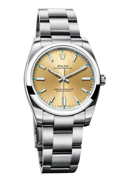 <strong>オイスター パーペチュアル（39mmケース）</strong><br>ケース｜904Lステンレススチール<br>直径｜39mm<br>ムーブメント｜自動巻き（Cal.3130）<br>ストラップ｜904Lステンレススチール<br>防水性｜100ｍ<br>発売時期｜2015年夏予定<br>予価｜54万円（税抜）<br><br/><br/>日本ロレックス<br />Tel. 03-3216-5671<br />http://www.rolex.com/ja<br />